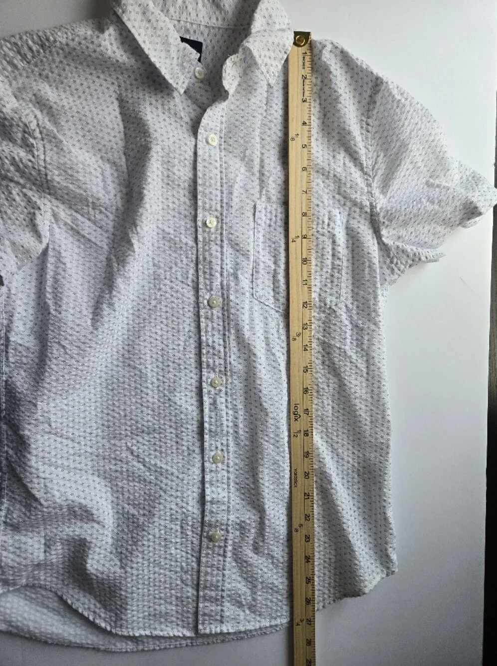 J.Crew White Textured Short‑Sleeve Button‑Down Shirt – Men’s Size M